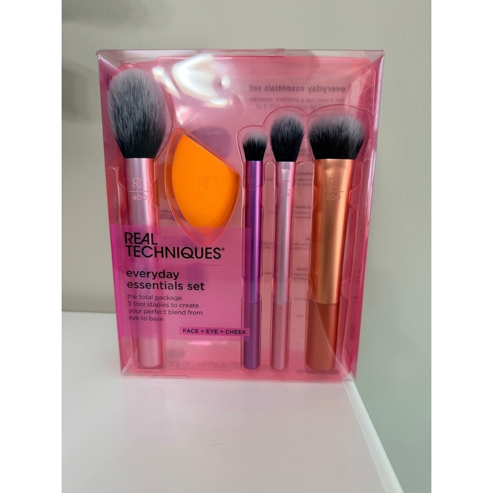 Real‎ Techniques Everyday Essentials Set Makeup Brushes 5pc Pink Orange NWT